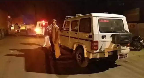 उन्नाव रेप पीड़िता ने अपने ही परिवार पर लगाया पैसे हड़पने और घर से बाहर निकालने का आरोप उन्नाव रेप पीड़िता ने अपने ही परिवार पर लगाया पैसे हड़पने और घर से बाहर निकालने का आरोप