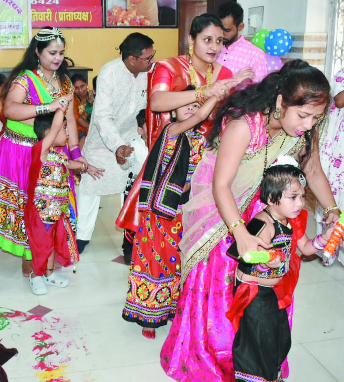 दिव्यांग बच्चों संग बाल कल्याण परिषद ने किया गरबा