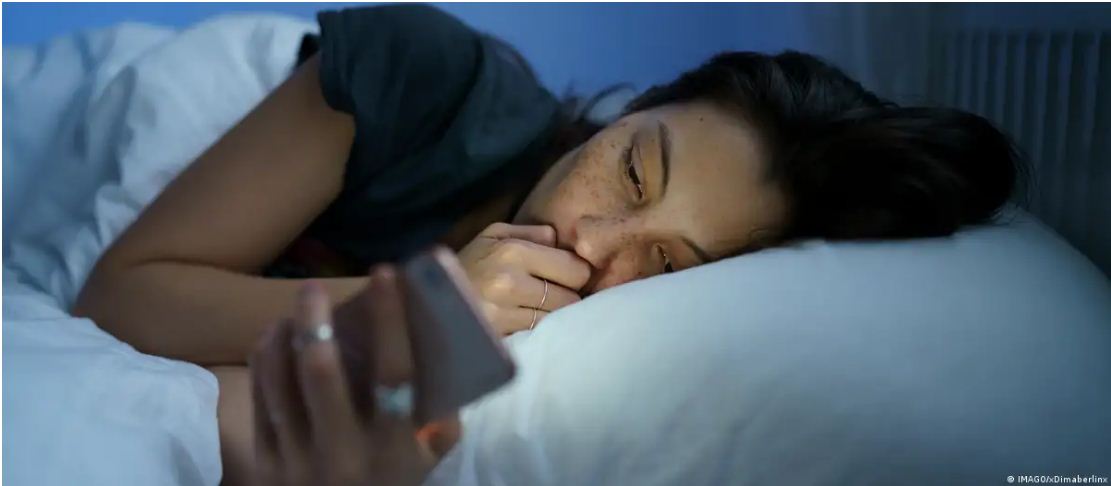 सुबह-सुबह बुरी खबरें पढ़ने से पूरा दिन हो सकता है खराब