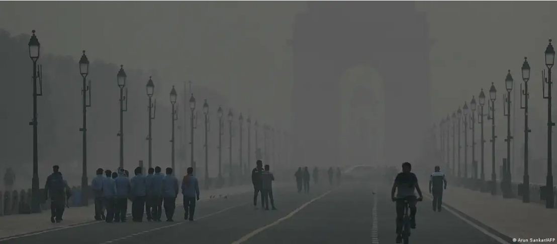 दिल्ली में एक बार फिर वायु आपातकाल