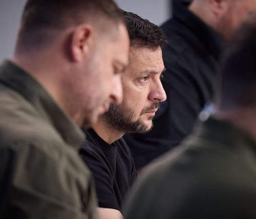 ज़ेलेंस्की ने ट्रंप के युद्ध ख़त्म करने के दावे पर उठाए सवाल