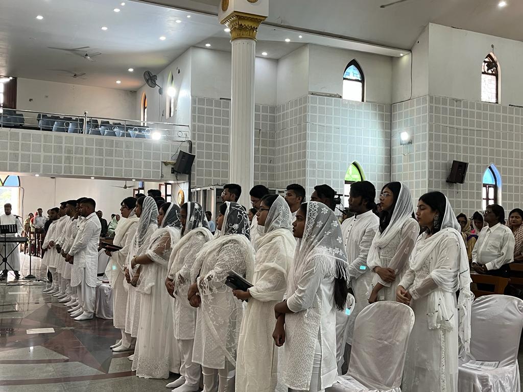 28 युवाओं को मिला पूर्ण मसीही होने का दर्जा, 3 को थैंक्स फेस्टिवल