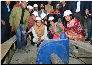 सिलक्यारा सुरंग हादसा : हैदराबाद से मंगाया गया प्लाज्मा कटर, मुख्यमंत्री धामी बोले- अंदर फंसे सभी श्रमिक स्वस्थ हैं