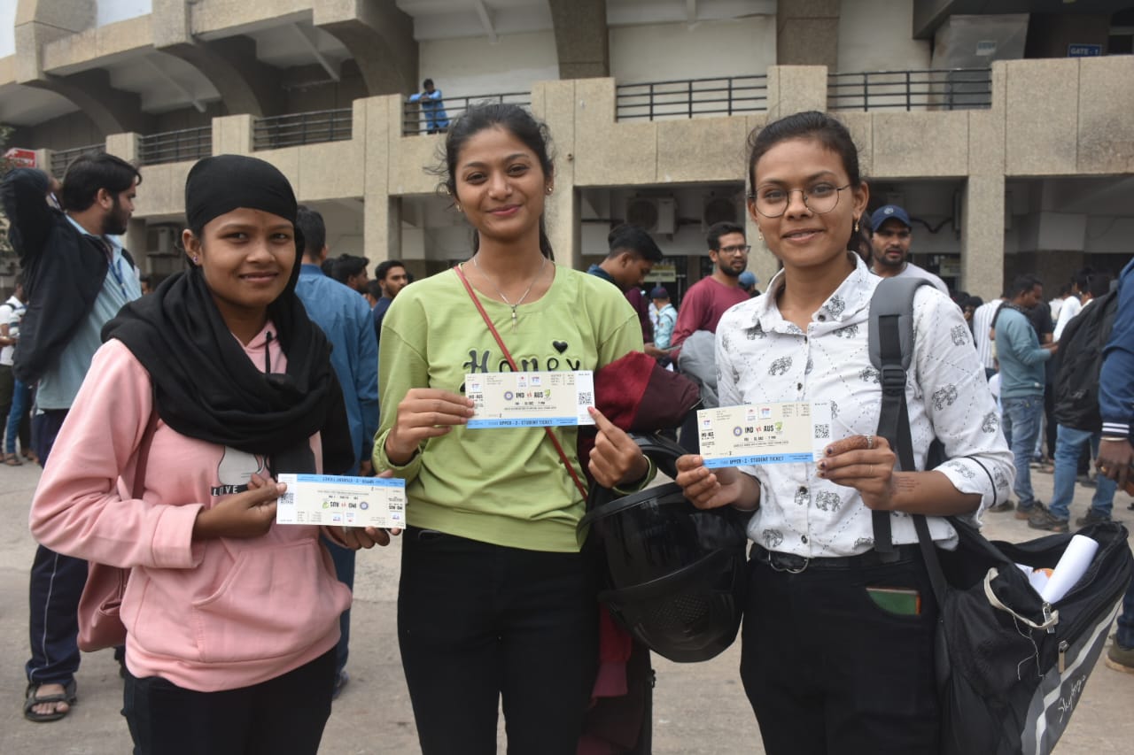 स्टूडेंट्स टिकट बुकिंग शुरू, केवल 1500 सीटे छात्रों के लिए स्टूडेंट्स टिकट बुकिंग शुरू, केवल 1500 सीटे छात्रों के लिए