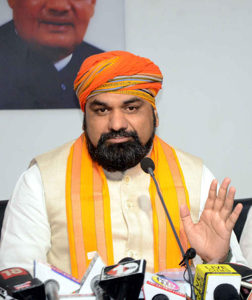 बिहार में महागठबंधन को रोकने के लिए भाजपा बिछा रही नई बिसात बिहार में महागठबंधन को रोकने के लिए भाजपा बिछा रही नई बिसात