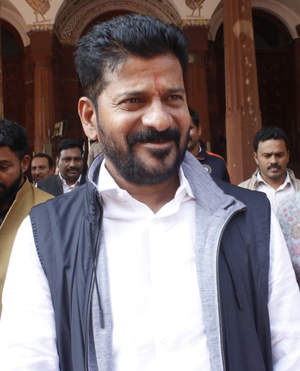 तेलंगाना के मुख्यमंत्री रेवंत रेड्डी ने लोकसभा सदस्यता से इस्तीफा दिया तेलंगाना के मुख्यमंत्री रेवंत रेड्डी ने लोकसभा सदस्यता से इस्तीफा दिया
