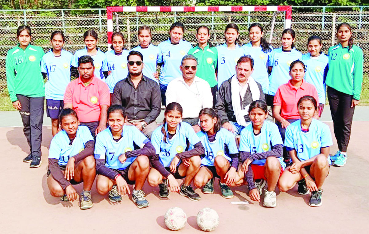 46वीं जूनियर बालिका राष्ट्रीय हैंडबाल स्पर्धा में भाग लेने वाराणसी रवाना 