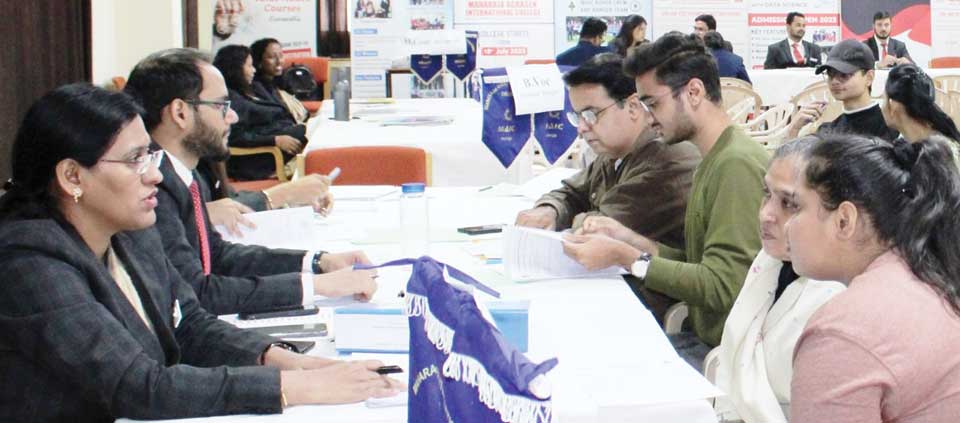 विद्यार्थियों को परीक्षाओं में बेहतर तैयारी कराने मैक ने आयोजित की पीटीएम-आओ साथ चलें