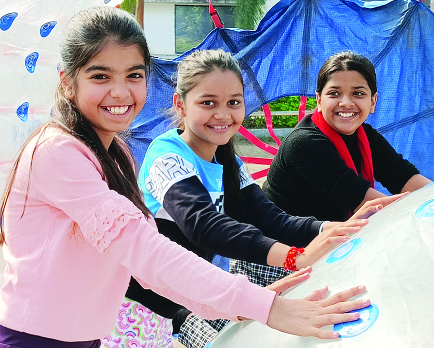 जेपी इंटरनेशनल स्कूल विद्यार्थियों चांद सितारों की सैर कर हुए रोमांचित 