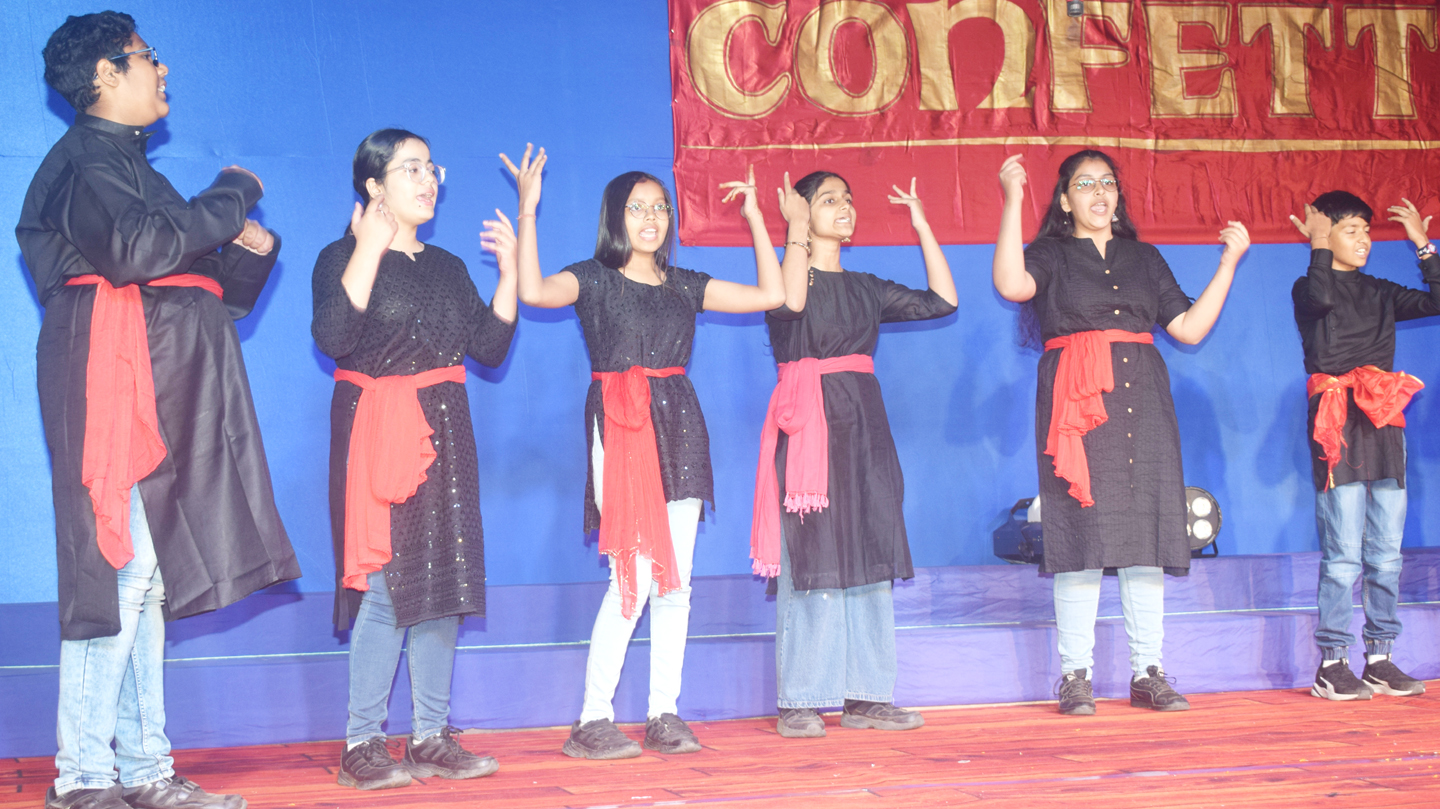 सस्टेनेबल डेवलपमेंट पर आधारित रहा कांगेर  वैली अकादमी वार्षिकोत्सव हुर्रा और कांफेटी