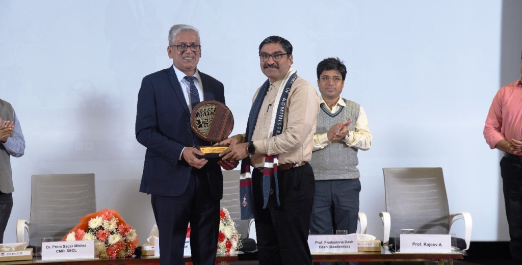 एसईसीएल सीएमडी ने आईआईएम में पीजी के चौथे बैच का उद्घाटन किया एसईसीएल सीएमडी ने आईआईएम में पीजी के चौथे बैच का उद्घाटन किया
