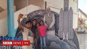 आरटीआई में पीएम मोदी के साथ सेल्फ़ी पॉइन्ट का खर्च बताने के बाद रेलवे ने बदले नियम, जानकारी देने वाला अधिकारी बदला