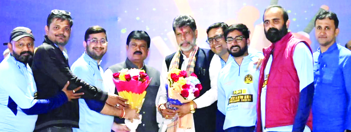 आईपीएल की तर्ज पर माहेश्वरी प्रीमियर लीग में 120 खिलाडिय़ों की जोरशोर भागीदारी आईपीएल की तर्ज पर माहेश्वरी प्रीमियर लीग में 120 खिलाडिय़ों की जोरशोर भागीदारी