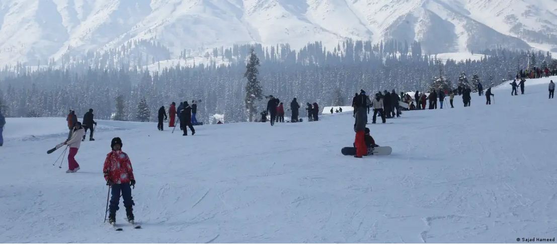 कश्मीर, उत्तराखंड के कई इलाकों में क्यों नहीं गिरी बर्फ