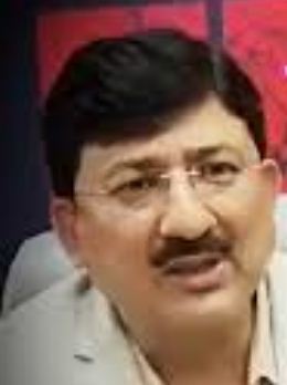 जन से बदसलूकी करते जन सेवक!