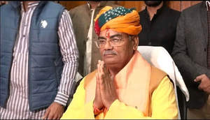 अकबर महान नहीं था: राजस्थान के शिक्षा मंत्री