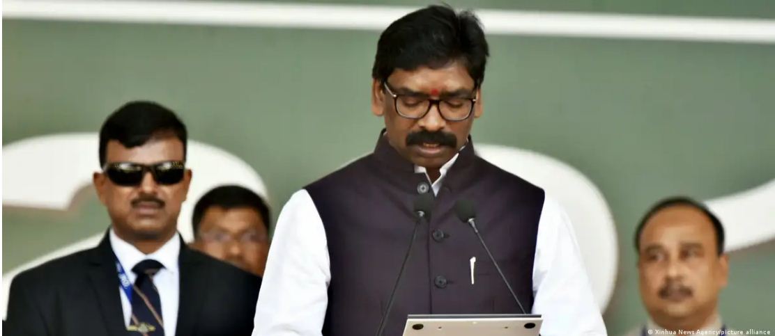 क्या है 'भूमि घोटाला' जिसमें गिरफ्तार हुए हेमंत सोरेन