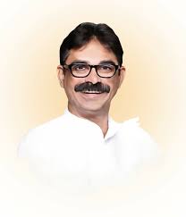 मनसे नेता ने बाबरी मस्जिद की ईंट राज ठाकरे को उपहार में दी