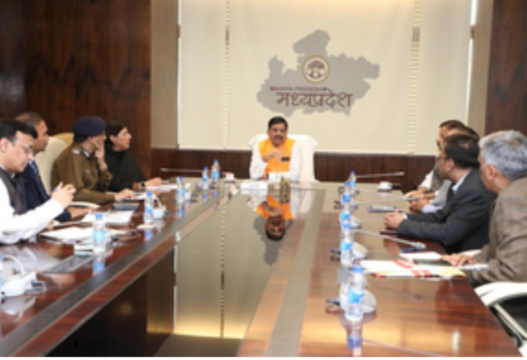 रतलाम में किसानों को गाली देने वाले एसडीएम को हटाया गया रतलाम में किसानों को गाली देने वाले एसडीएम को हटाया गया