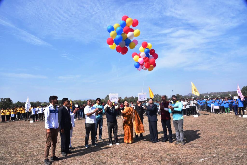 सीवीआरयू वार्षिक खेलकूद उत्सव प्रारंभ, 12 फरवरी तक खिलाड़ी दिखाएंगे जौहर सीवीआरयू वार्षिक खेलकूद उत्सव प्रारंभ, 12 फरवरी तक खिलाड़ी दिखाएंगे जौहर