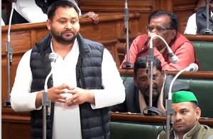 बिहार में राजद के तीन विधायकों ने बदला पाला, भड़के तेजस्वी बिहार में राजद के तीन विधायकों ने बदला पाला, भड़के तेजस्वी