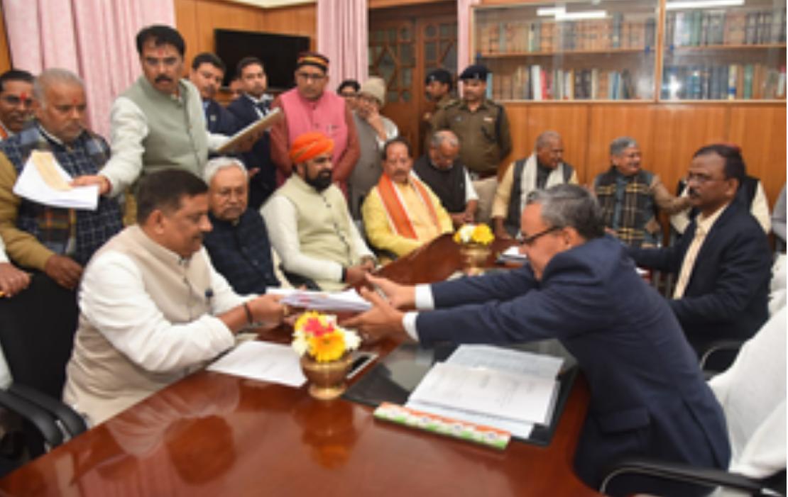बिहार : एनडीए और कांग्रेस के उम्मीदवारों ने राज्यसभा चुनाव के लिए किया नामांकन बिहार : एनडीए और कांग्रेस के उम्मीदवारों ने राज्यसभा चुनाव के लिए किया नामांकन