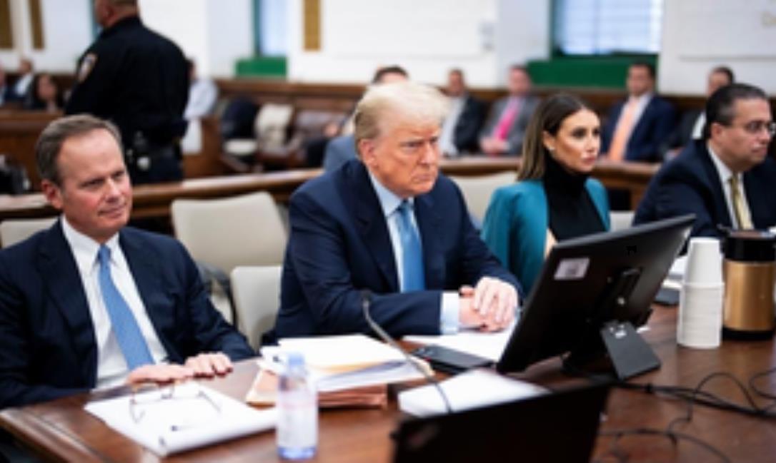 कोर्ट ने ट्रम्प पर लगाया 355 मिलियन डॉलर का जुर्माना