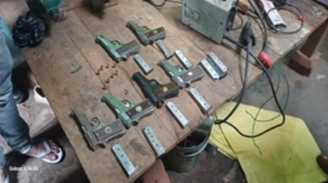 बिहार के अरवल में मिनी गन फैक्ट्री का भंडाफोड़, 14 गिरफ्तार