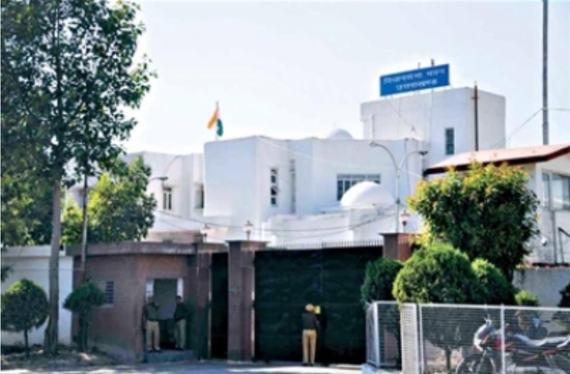 उत्तराखंड बजट सत्र 2024 : राज्यपाल के अभिभाषण से सदन की कार्यवाही शुरू उत्तराखंड बजट सत्र 2024 : राज्यपाल के अभिभाषण से सदन की कार्यवाही शुरू