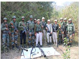मणिपुर : इंफाल पश्चिम में अपहरण के बाद पुलिस ने एएसपी को छुड़ाया, इंफाल पूर्व में हथियार जब्त किए मणिपुर : इंफाल पश्चिम में अपहरण के बाद पुलिस ने एएसपी को छुड़ाया, इंफाल पूर्व में हथियार जब्त किए