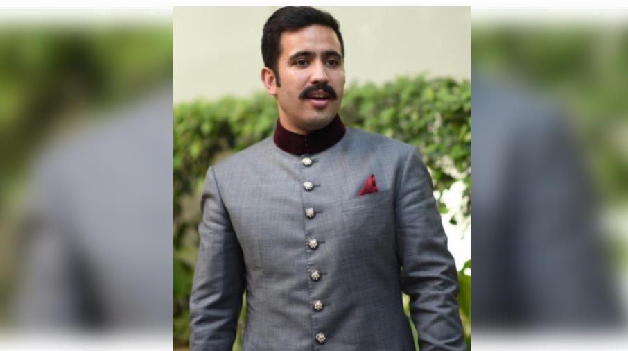 हिमाचल सियासी संकट: कैबिनेट मंत्री विक्रमादित्य ने की बागियों से मुलाकात हिमाचल सियासी संकट: कैबिनेट मंत्री विक्रमादित्य ने की बागियों से मुलाकात