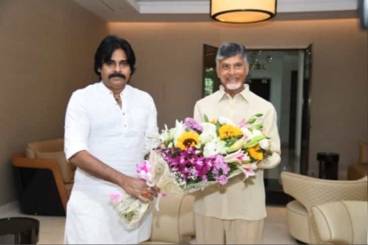 भाजपा से गठबंधन की चर्चा के बीच चंद्रबाबू नायडू से मिले पवन कल्याण