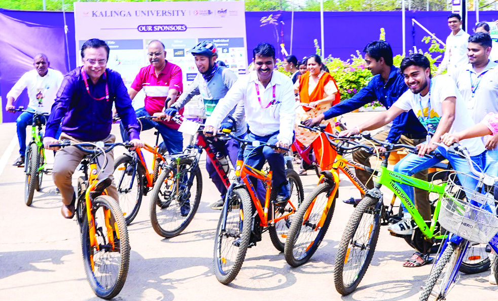 कलिंगा विश्वविद्यालय ने मिशन लाइफ के तहत अखिल भारतीय साइक्लिंग टूर का स्वागत किया कलिंगा विश्वविद्यालय ने मिशन लाइफ के तहत अखिल भारतीय साइक्लिंग टूर का स्वागत किया