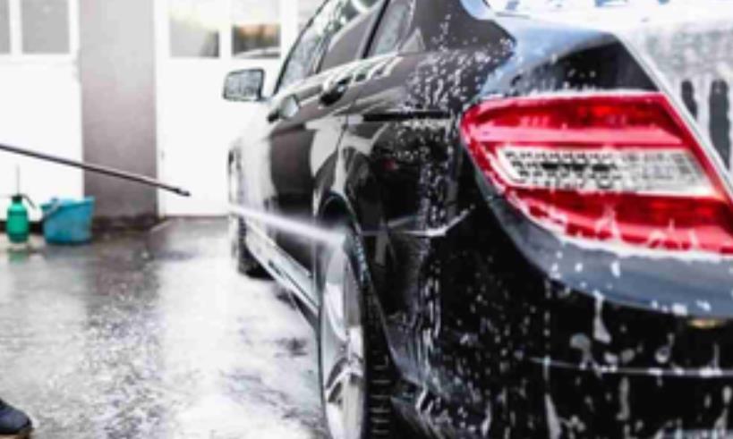 बेंगलुरु में वाहनों की धुलाई, फव्वारे व बागवानी के लिए पानी के उपयोग पर पाबंदी