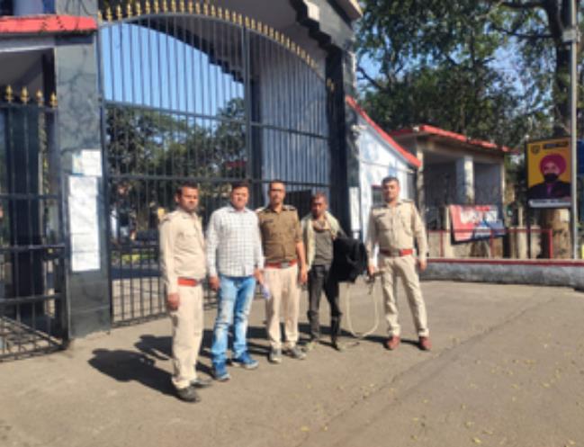 जंगली भालू की हत्या कर खा गए मांस, एक गिरफ्तार जंगली भालू की हत्या कर खा गए मांस, एक गिरफ्तार