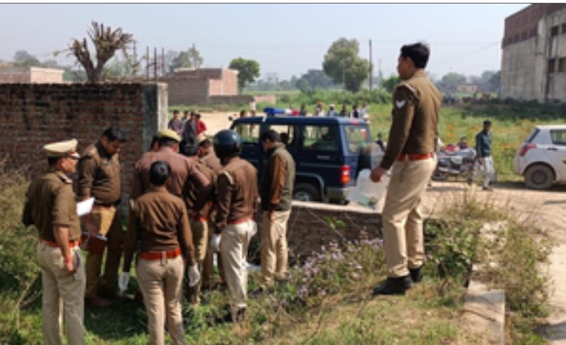 बिजनौर में खाली पड़े प्लॉट से नाबालिग का शव बरामद, जांच में जुटी पुलिस बिजनौर में खाली पड़े प्लॉट से नाबालिग का शव बरामद, जांच में जुटी पुलिस