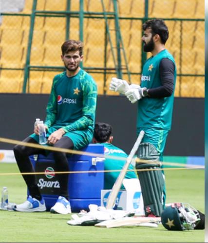 शादाब खान ने शाहीन अफरीदी का किया बचाव, कहा - एक हार के बाद हटाना ठीक नहीं