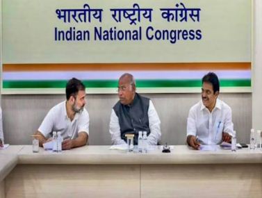 कांग्रेस कार्य समिति ने घोषणा पत्र की मंजूरी के लिए खरगे को अधिकृत किया