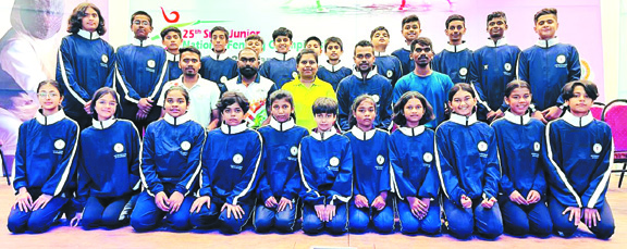 25वीं फेंसिंग राष्ट्रीय स्पर्धा में छत्तीसगढ़ की सब-जूनियर बालक एवं बालिका टीम आंध्र रवाना