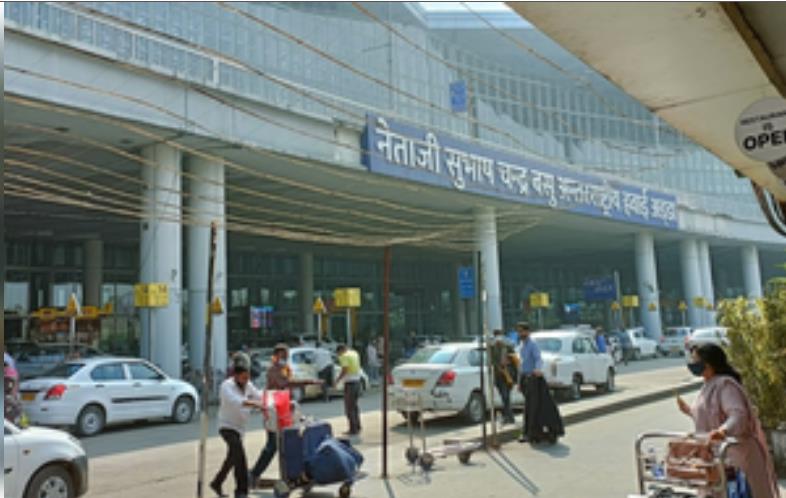 कोलकाता एयरपोर्ट पर सीआईएसएफ जवान ने खुद को गोली मारी कोलकाता एयरपोर्ट पर सीआईएसएफ जवान ने खुद को गोली मारी
