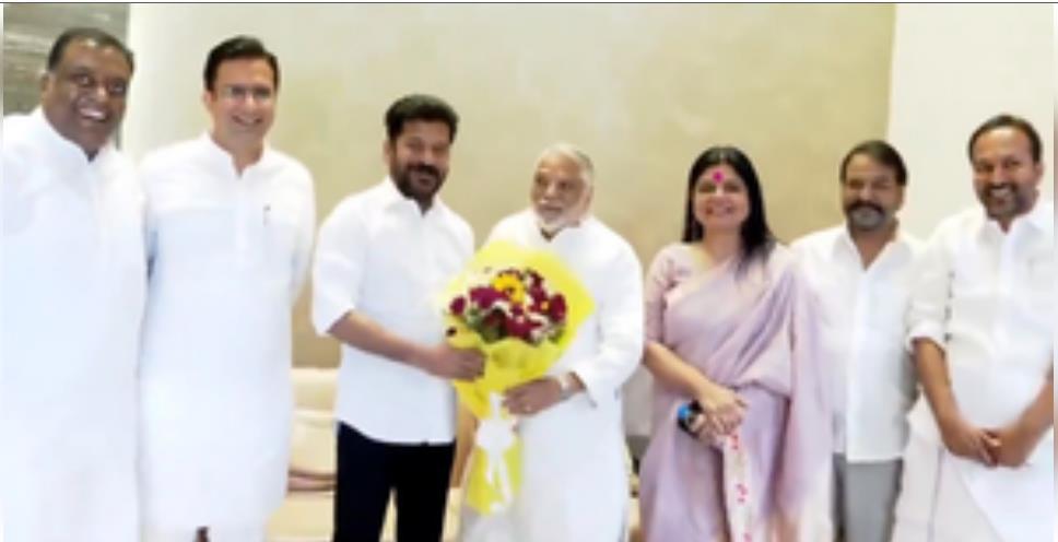 कांग्रेस में शामिल होने से पहले केशव राव ने तेलंगाना के सीएम रेवंत रेड्डी से की मुलाकात कांग्रेस में शामिल होने से पहले केशव राव ने तेलंगाना के सीएम रेवंत रेड्डी से की मुलाकात