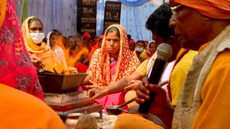 डीलिस्टिंग: धर्म परिवर्तन करने वाले अनुसूचित जनजाति के लोग क्या आरक्षण के दायरे से बाहर हो जाएंगे?