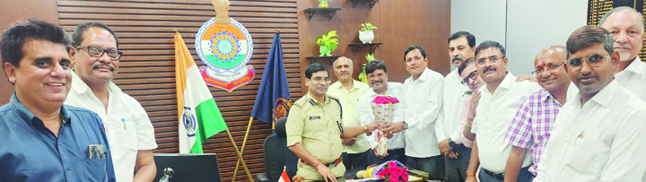 चुनाव के दौरान समस्याओं पर रायपुर एसएसपी से सराफा एसो-चेम्बर की चर्चा चुनाव के दौरान समस्याओं पर रायपुर एसएसपी से सराफा एसो-चेम्बर की चर्चा