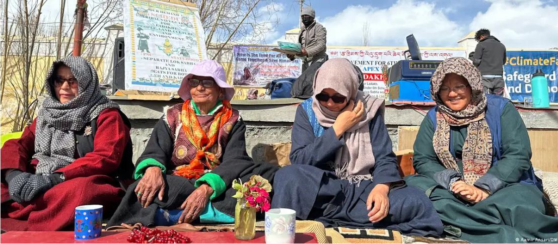 मांगों को लेकर डटी हैं लद्दाख की महिलाएं