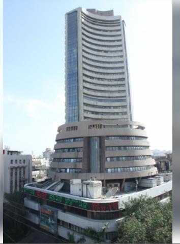 सेंसेक्स 600 अंक से अधिक लुढ़का सेंसेक्स 600 अंक से अधिक लुढ़का