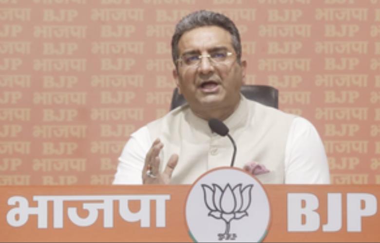 भ्रष्टाचारी और वंशवादी पार्टियां हैं कांग्रेस और डीएमके, पत्नी को सीएम बनाना चाहते हैं केजरीवाल : भाजपा