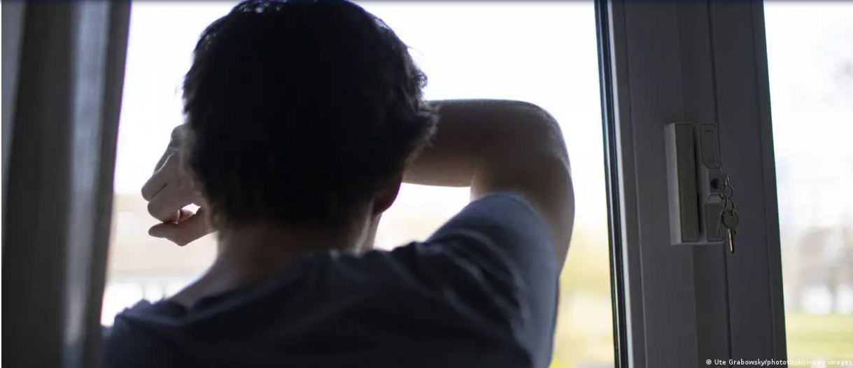 कागज पर लिख कर फाड़ने से खत्म होगा गुस्सा