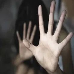 राजस्थान में शादीशुदा पुरुष के साथ प्रेम प्रसंग को लेकर महिला को अर्धनग्न कर घुमाया
