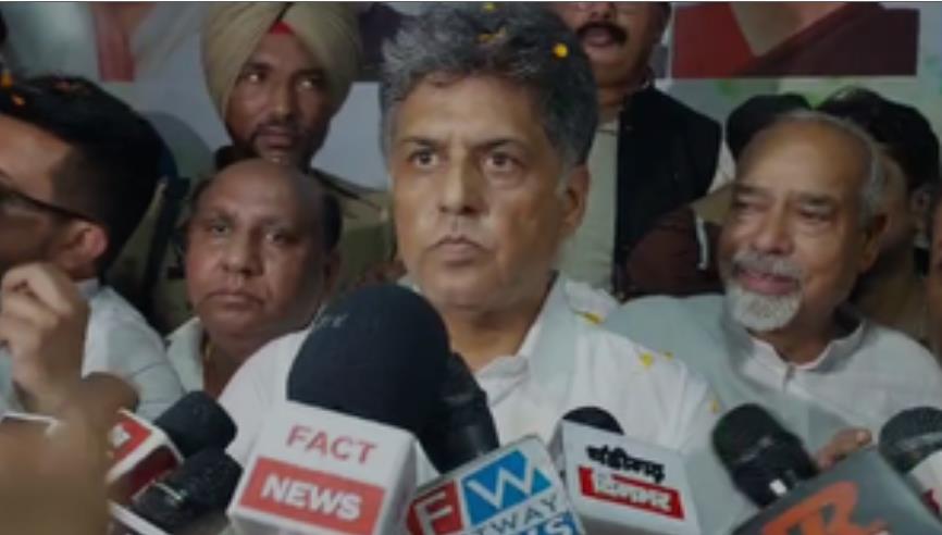 चंडीगढ़ से मनीष तिवारी को टिकट देने पर कांग्रेस में इस्तीफों का दौर शुरू