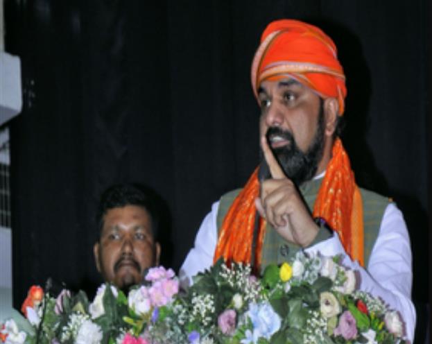 तेजस्वी की सभा में चिराग पासवान को गाली दिए जाने की घटना को बिहार भाजपा अध्यक्ष ने बताया पीड़ादायक तेजस्वी की सभा में चिराग पासवान को गाली दिए जाने की घटना को बिहार भाजपा अध्यक्ष ने बताया पीड़ादायक